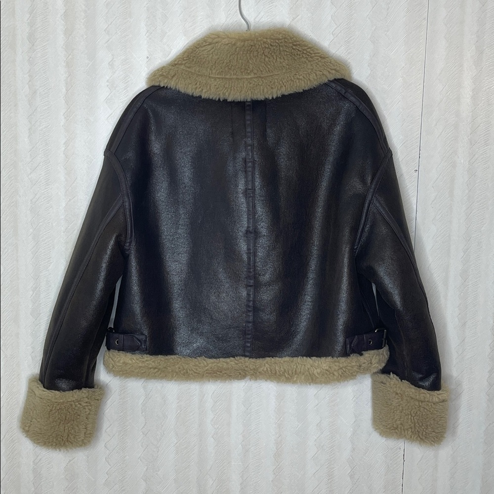 🆕 🔥 ZARA double faced biker jacket
Faux Shearling Brown Coat Size XS - Picture 6 of 15